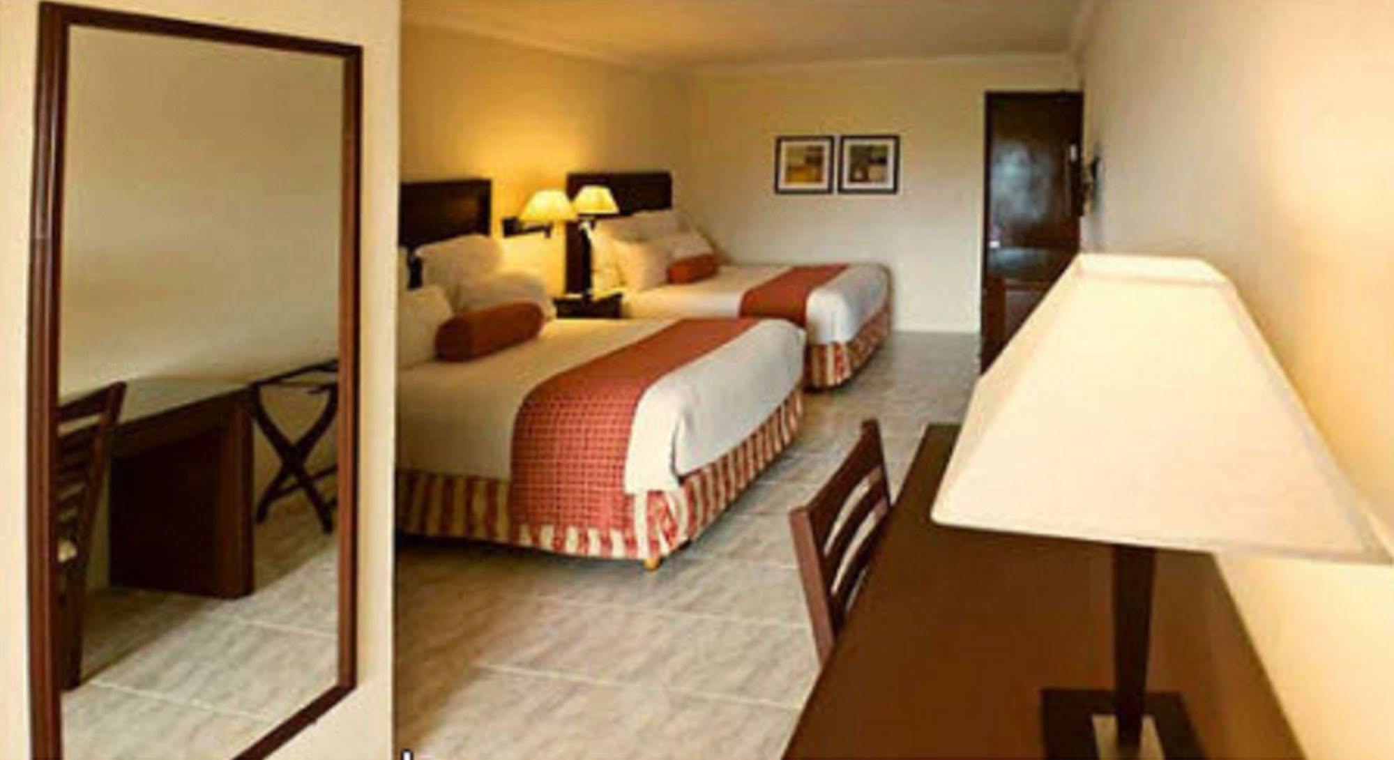 Hotel Bonampak Cancún Extérieur photo